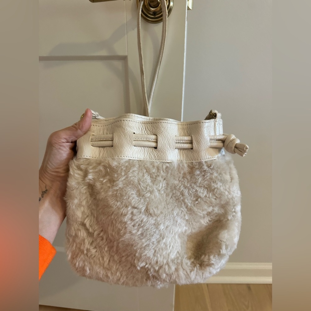 Clare v Sherpa bucket bag